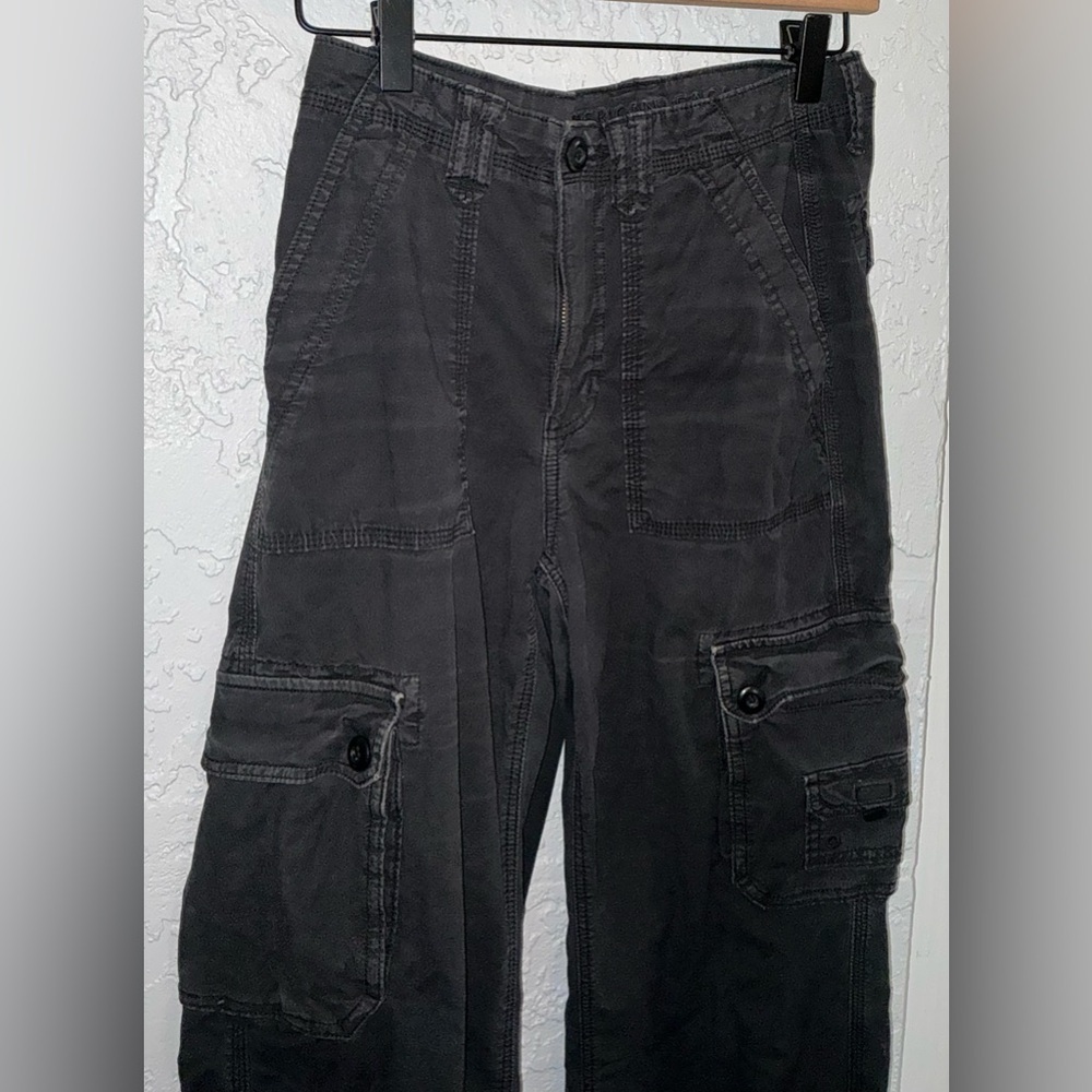 American Eagle Stretch Black Faded Cargo Pants - Picture 2 of 6